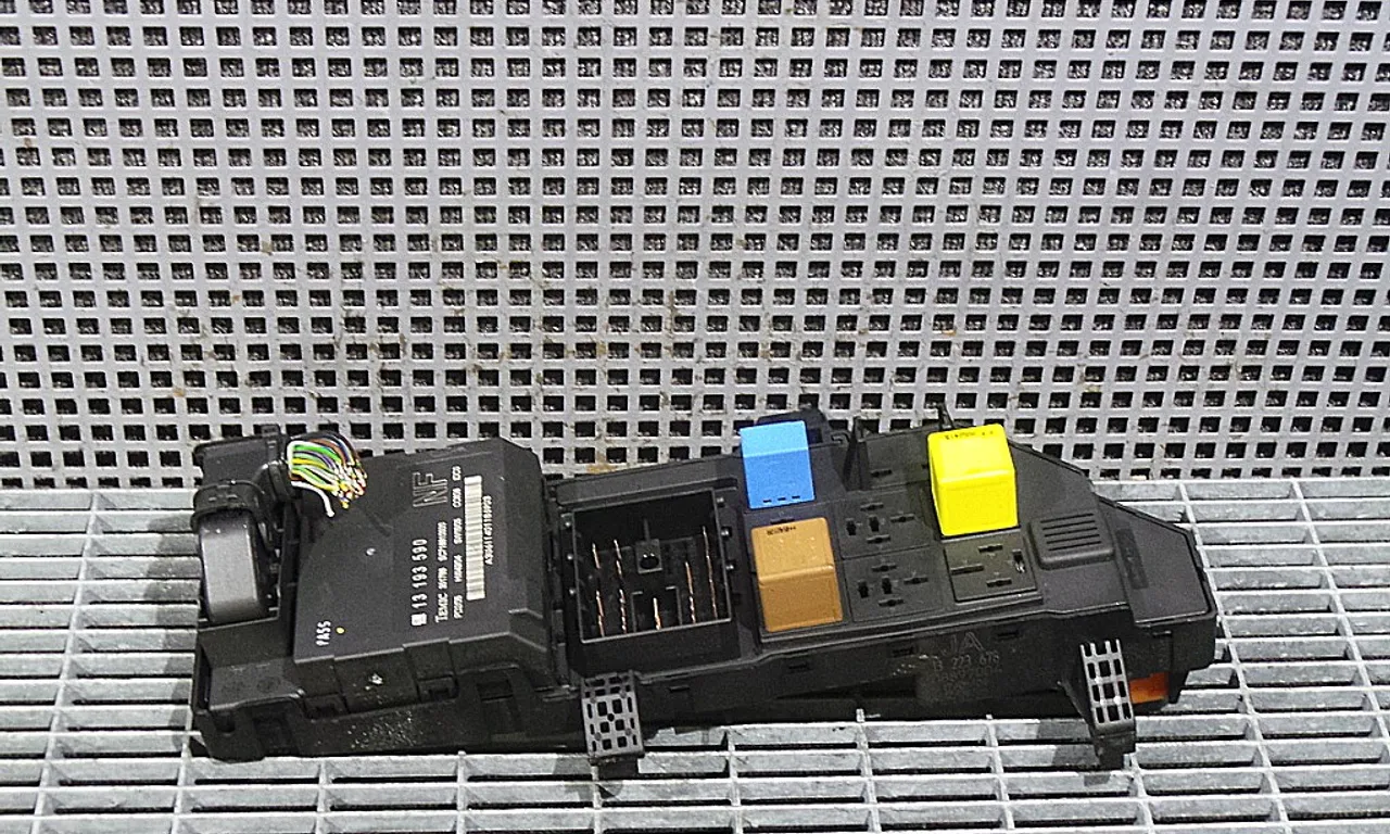 MODUL CONFORT OPEL VECTRA C GTS 2002-2009