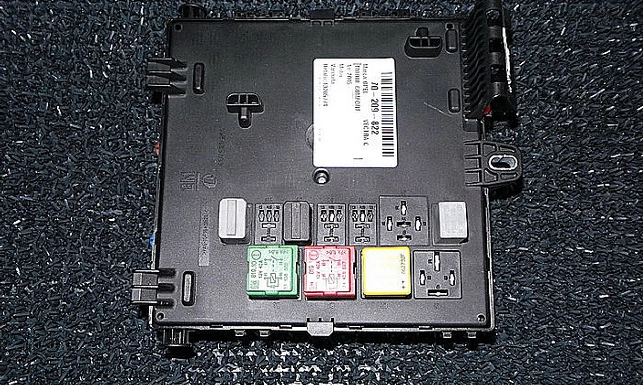 MODUL CONFORT OPEL VECTRA C GTS 2002-2009