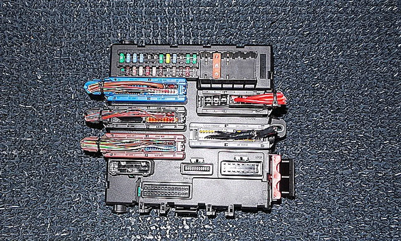 MODUL CONFORT OPEL VECTRA C GTS 2002-2009