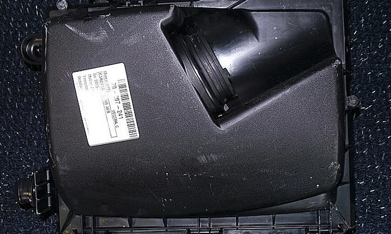CARCASA FILTRU AER OPEL VECTRA C GTS 2002-2009
