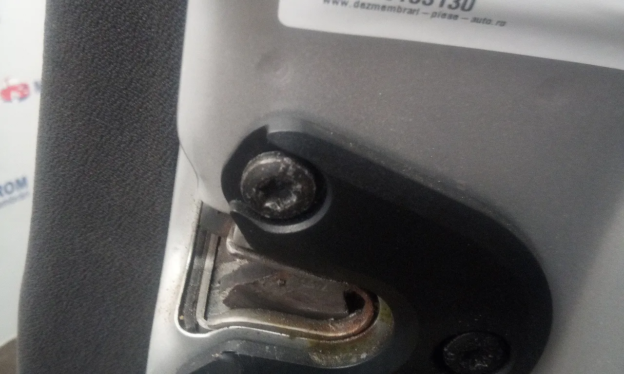INCUIETOARE USA SPATE DREAPTA OPEL VECTRA C 2002-2009