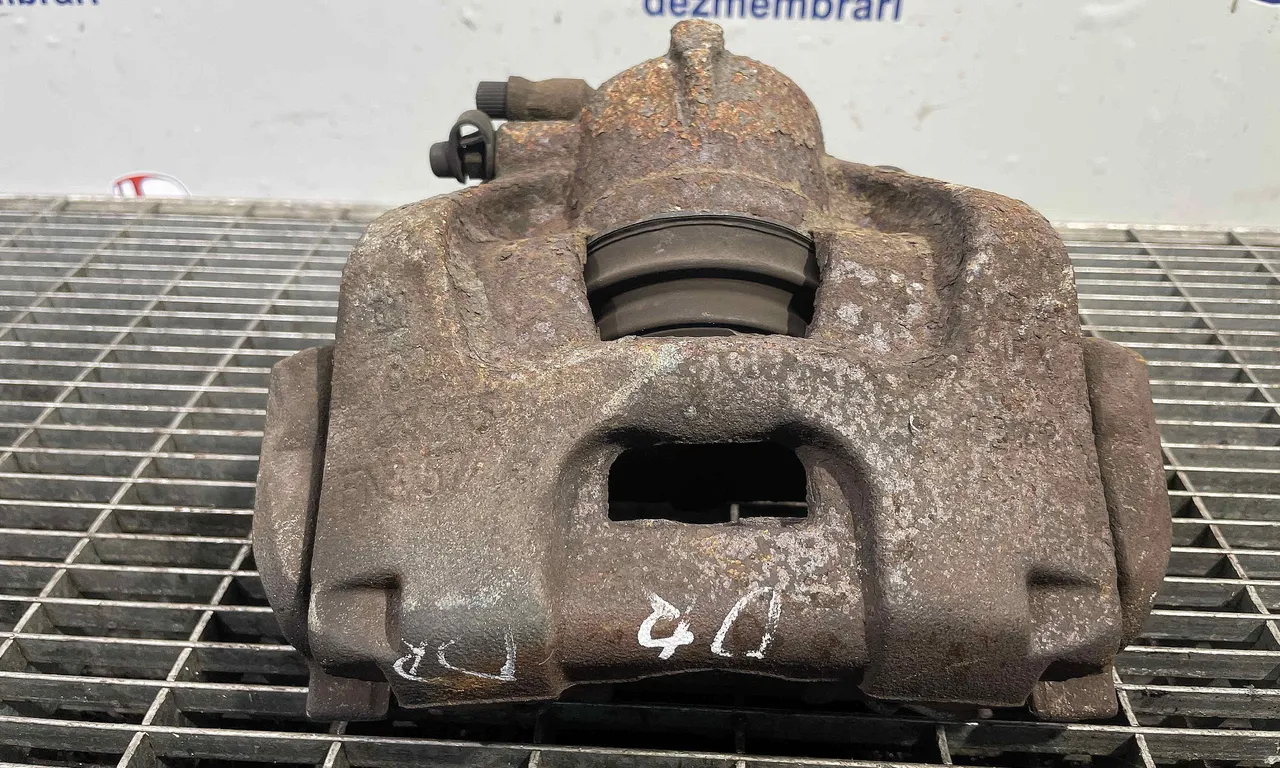 ETRIER FATA DREAPTA OPEL VECTRA C 2002-2009