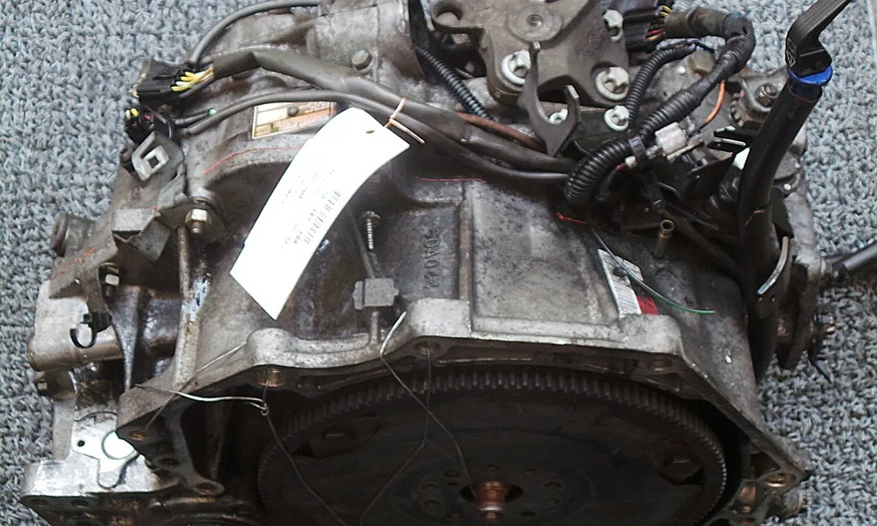 CUTIE VITEZE OPEL VECTRA C 2002-2009