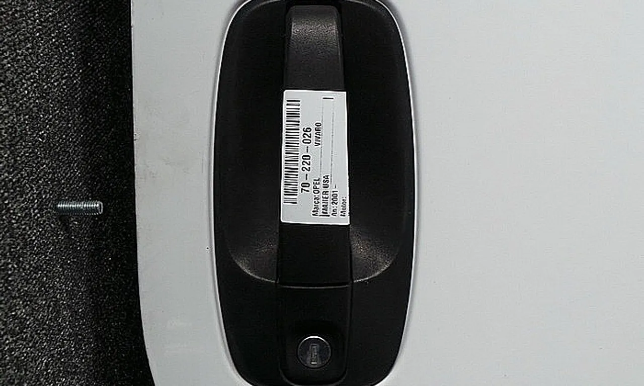 MANER USA FATA DREAPTA OPEL VIVARO A 2001-2015