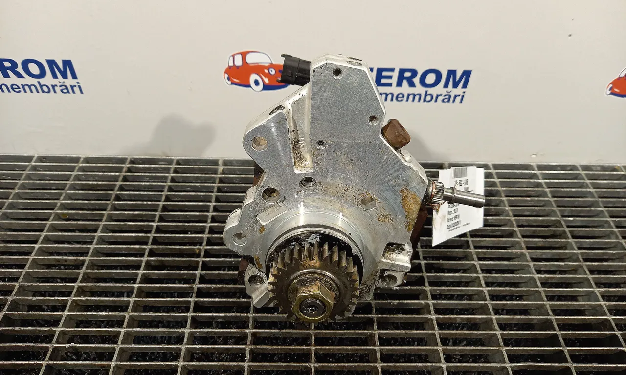 POMPA INALTA PRESIUNE OPEL VIVARO A 2001-2015