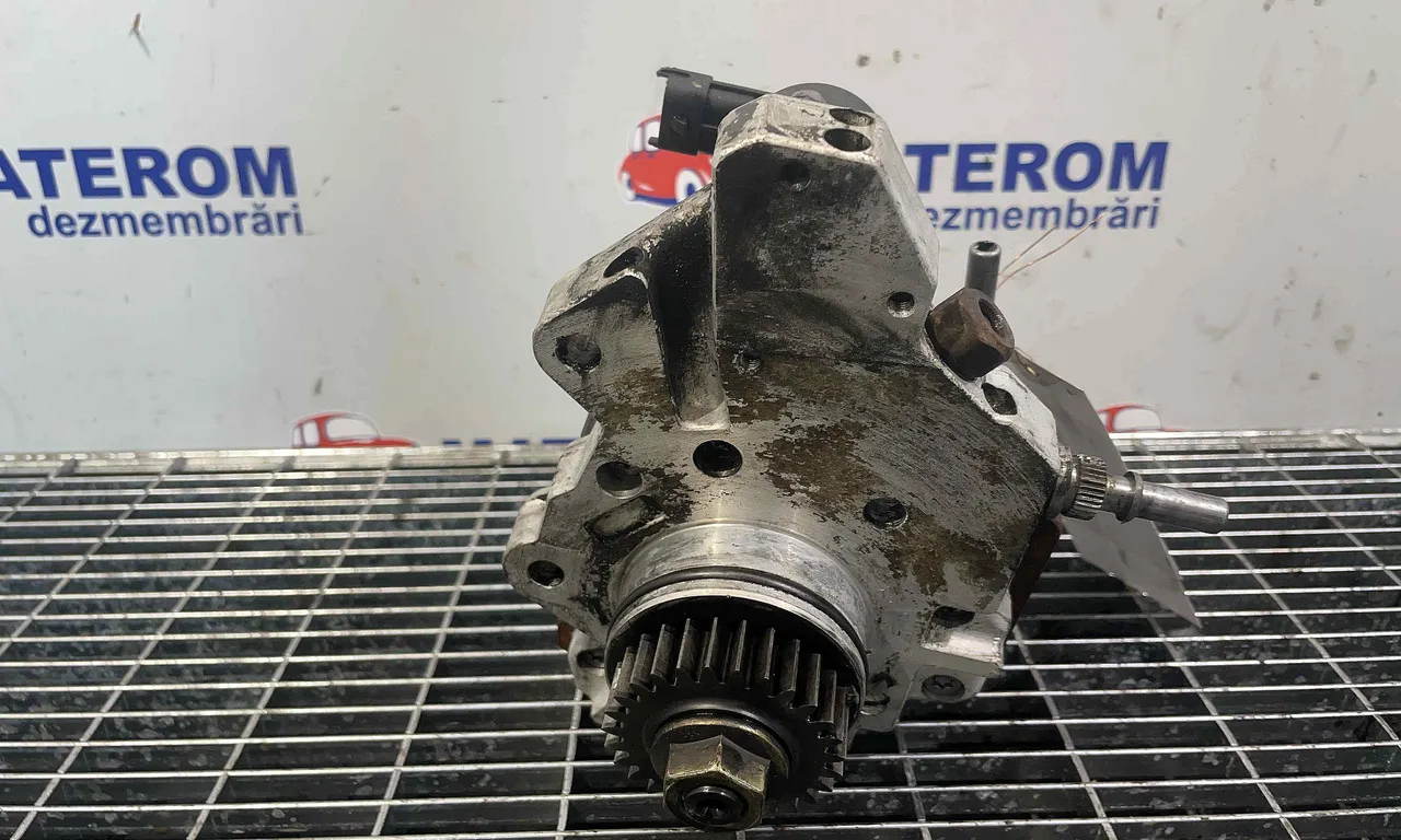 POMPA INALTA PRESIUNE OPEL VIVARO A 2001-2015
