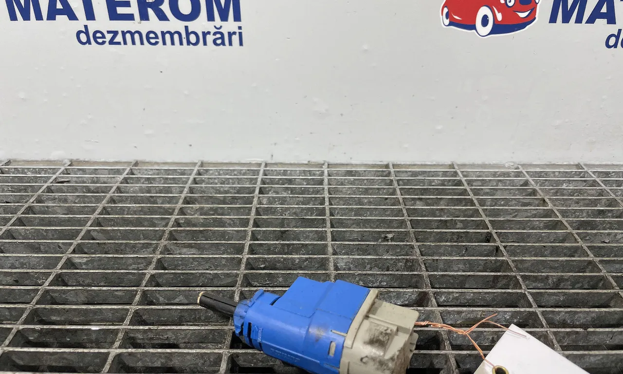 INTRERUPATOR PEDALA FRANA OPEL VIVARO B 2014-2019