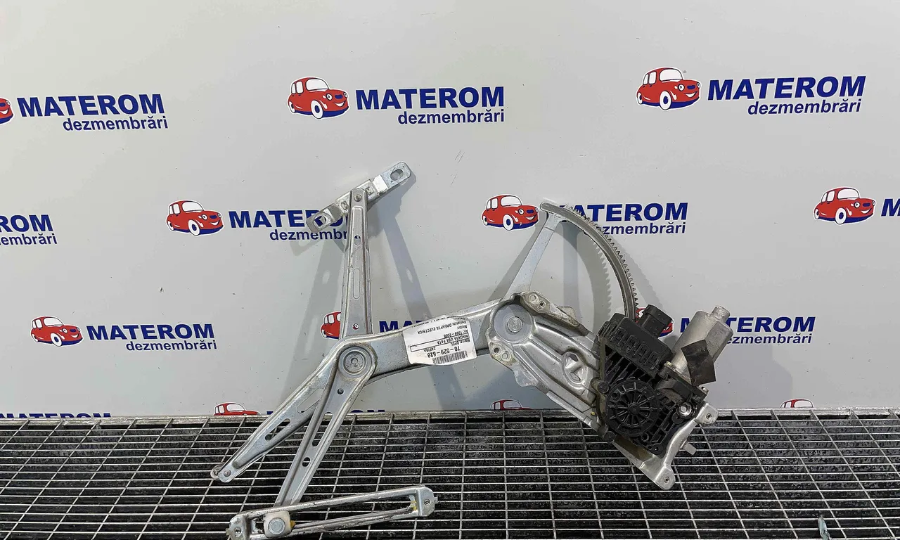 MACARA USA FATA DREAPTA OPEL ZAFIRA A 1999-2006