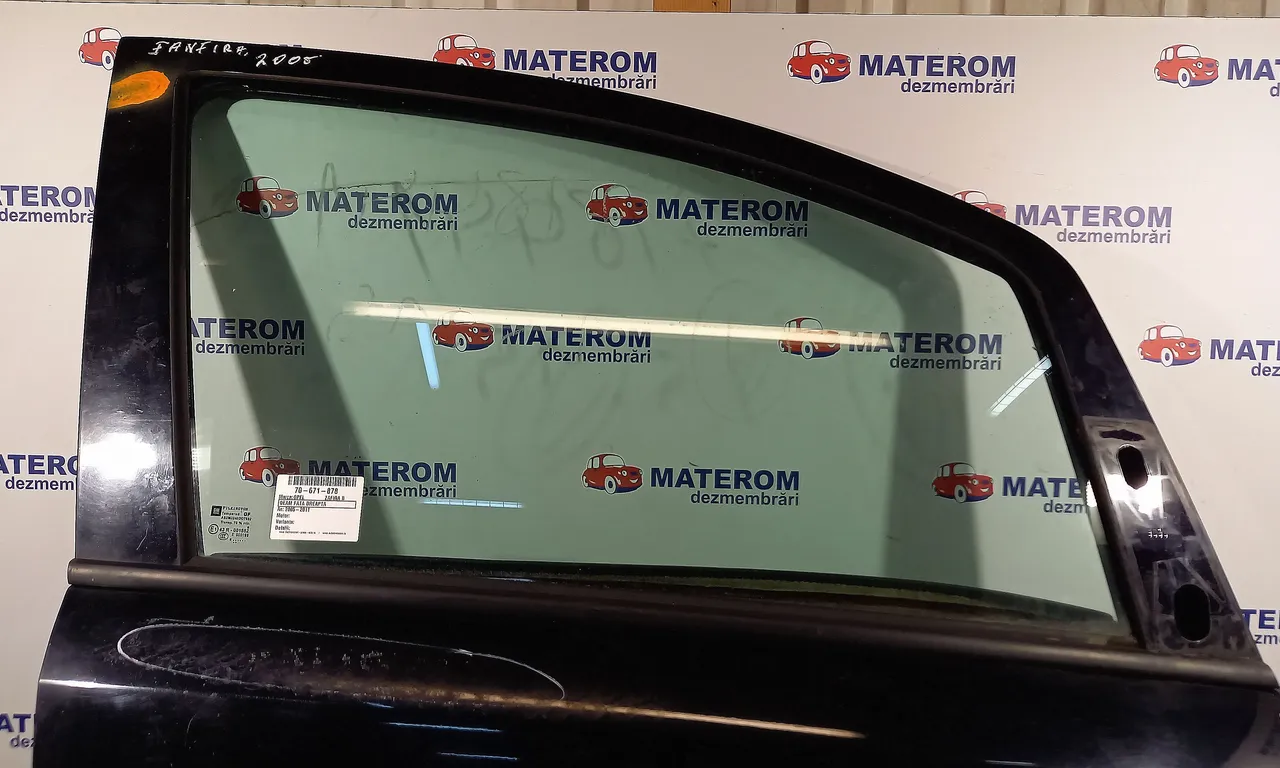 GEAM FATA DREAPTA OPEL ZAFIRA B 2005-2015