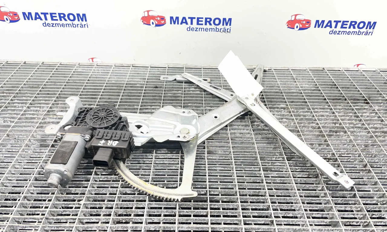 MACARA USA FATA DREAPTA OPEL ZAFIRA B 2005-2015
