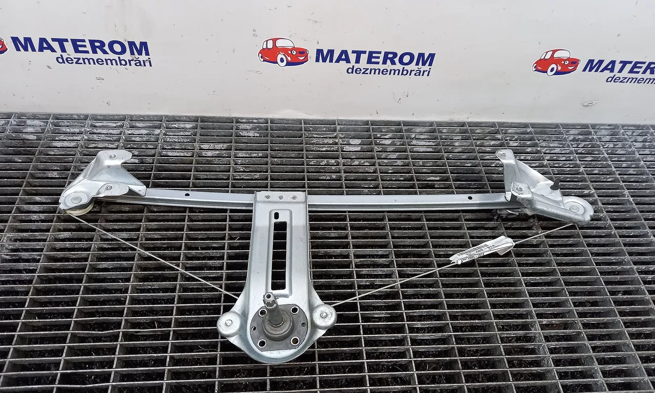MACARA USA SPATE DREAPTA OPEL ZAFIRA B 2005-2015