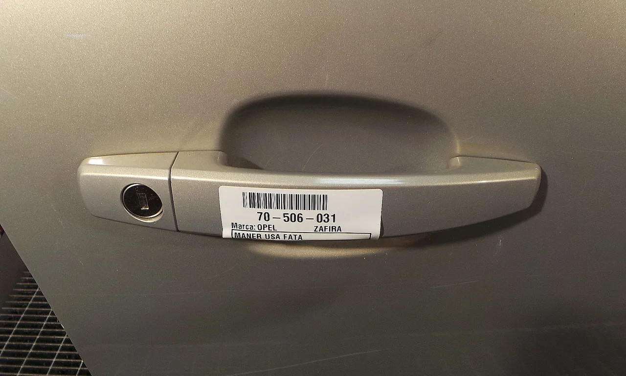 MANER USA FATA DREAPTA OPEL ZAFIRA B 2005-2015