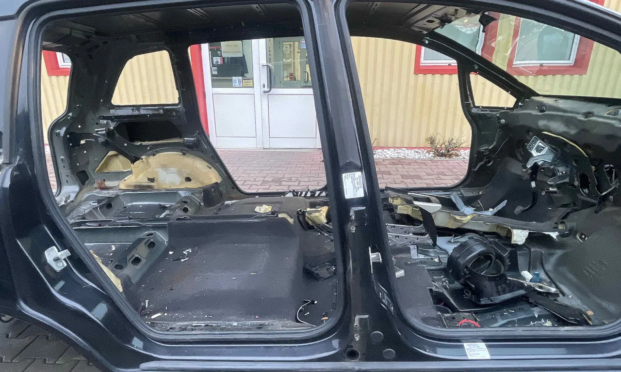 STALP MIJLOC DREAPTA OPEL ZAFIRA B 2005-2015