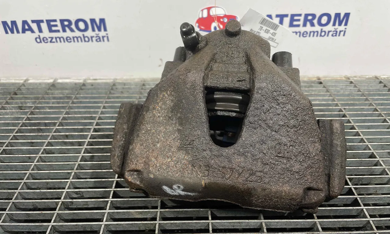 ETRIER FATA DREAPTA OPEL ZAFIRA B 2005-2015