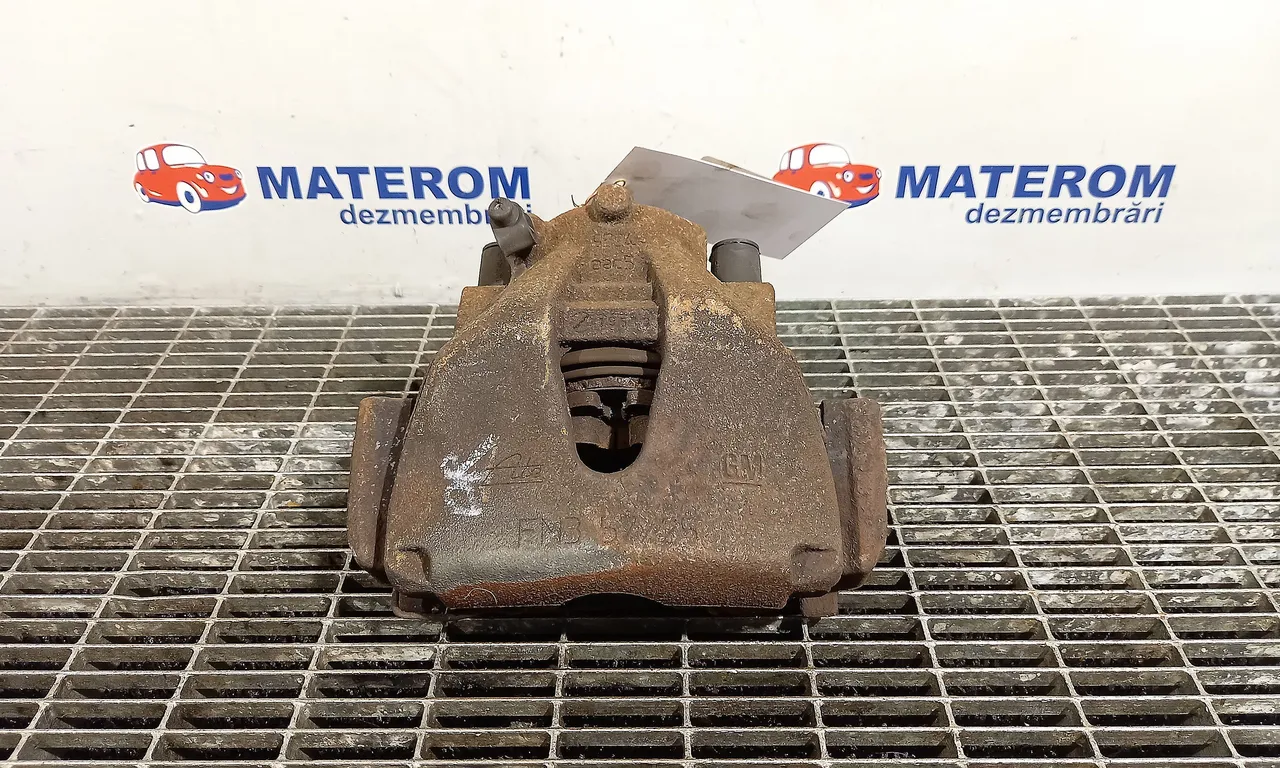 ETRIER FATA DREAPTA OPEL ZAFIRA B 2005-2015