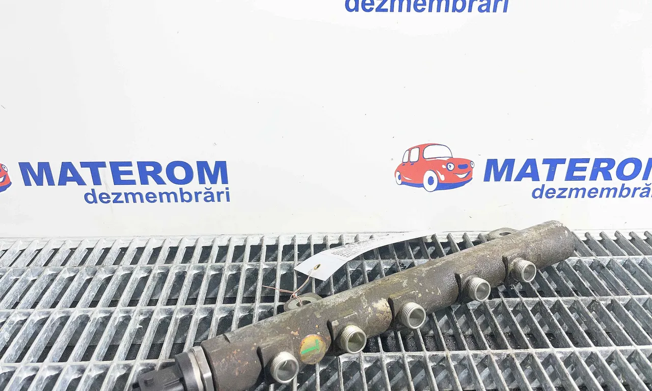 RAMPA INJECTIE OPEL ZAFIRA B 2005-2015