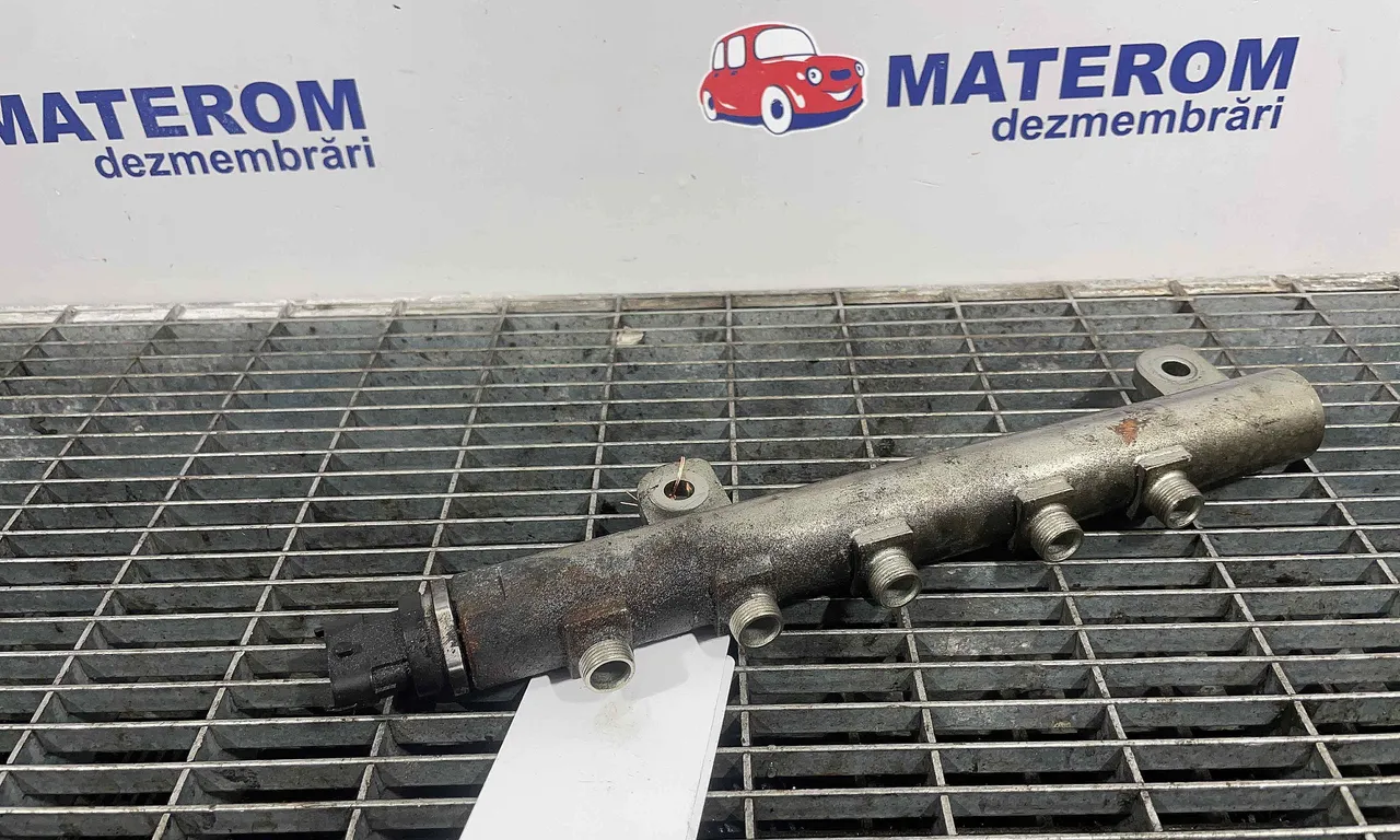 RAMPA INJECTIE OPEL ZAFIRA B 2005-2015