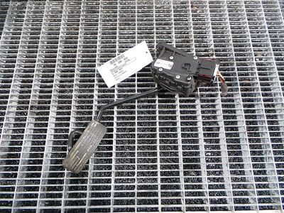 PEDALA ACCELERATIE OPEL ZAFIRA B Z18XER 2005-2015 oe 55351855, vedere frontata