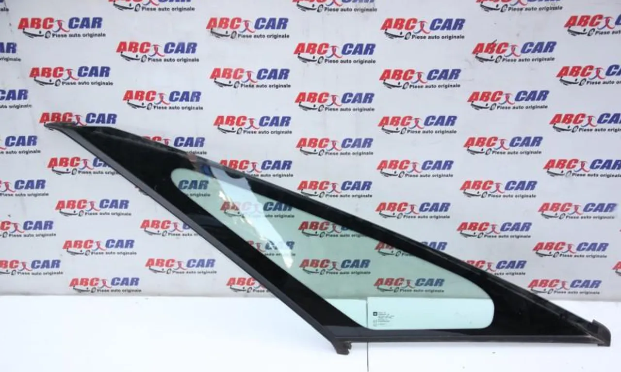 Geam fix caroserie dreapta fata OPEL ZAFIRA TOURER C 2011-null