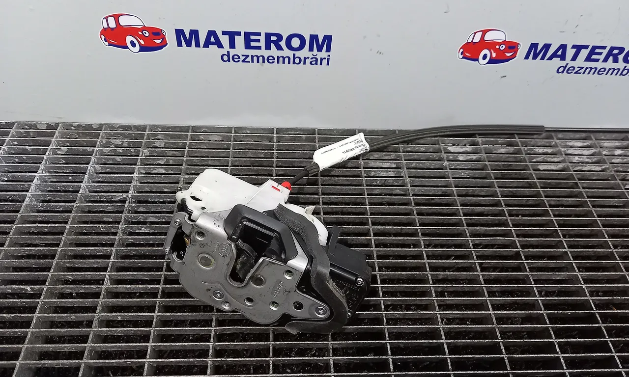 INCUIETOARE USA FATA DREAPTA OPEL ZAFIRA TOURER C 2011-2016