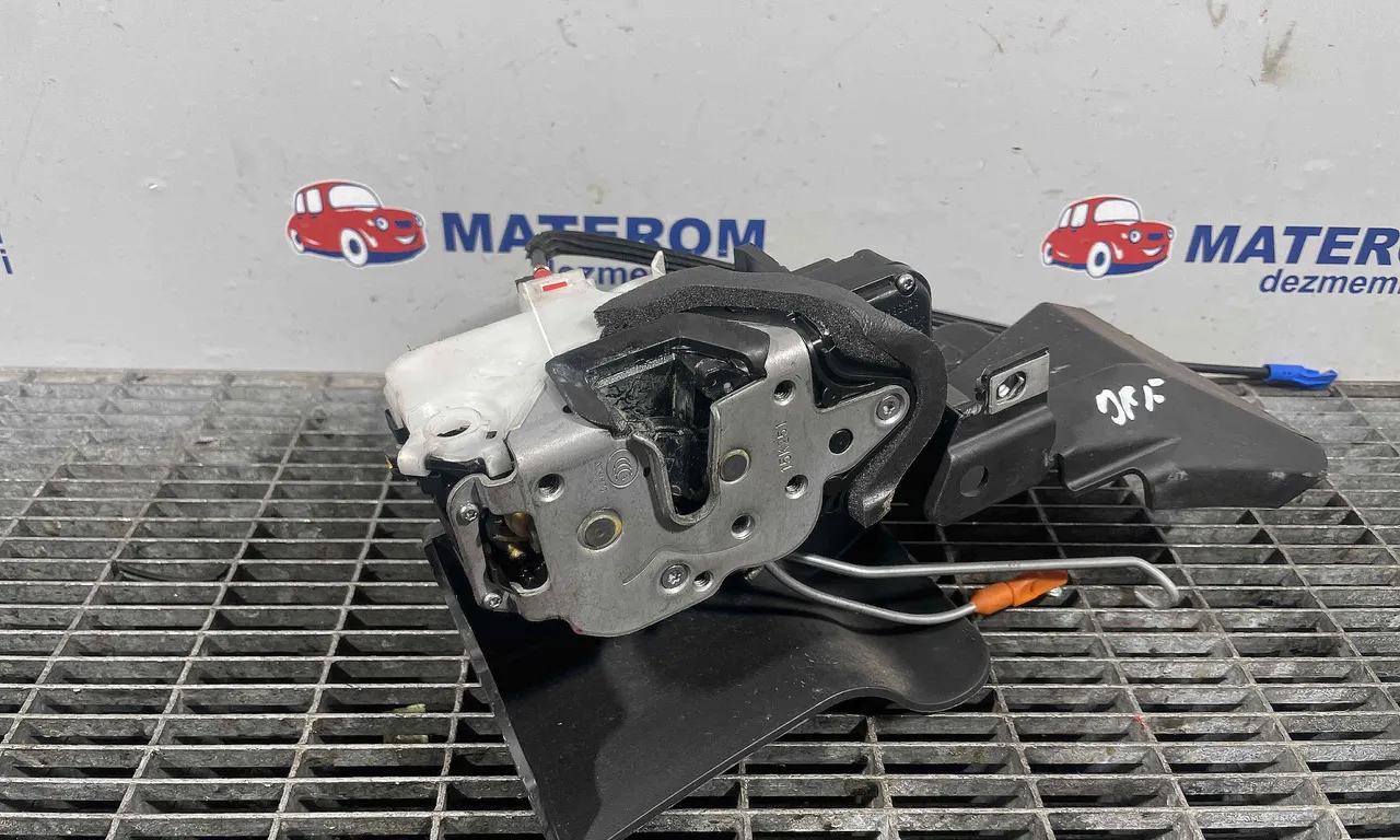 INCUIETOARE USA FATA DREAPTA OPEL ZAFIRA TOURER C 2011-2016
