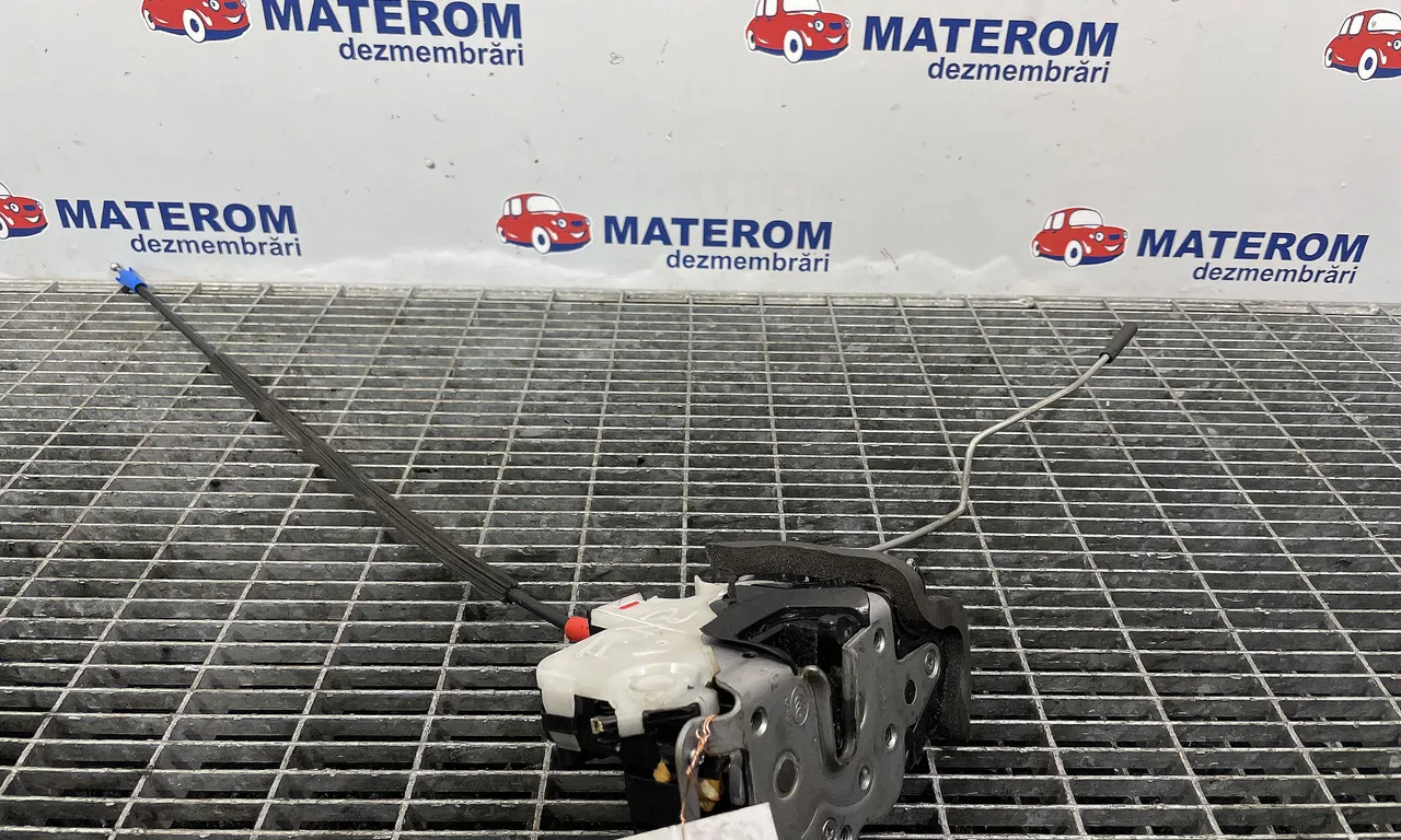 INCUIETOARE USA FATA DREAPTA OPEL ZAFIRA TOURER C 2011-2016