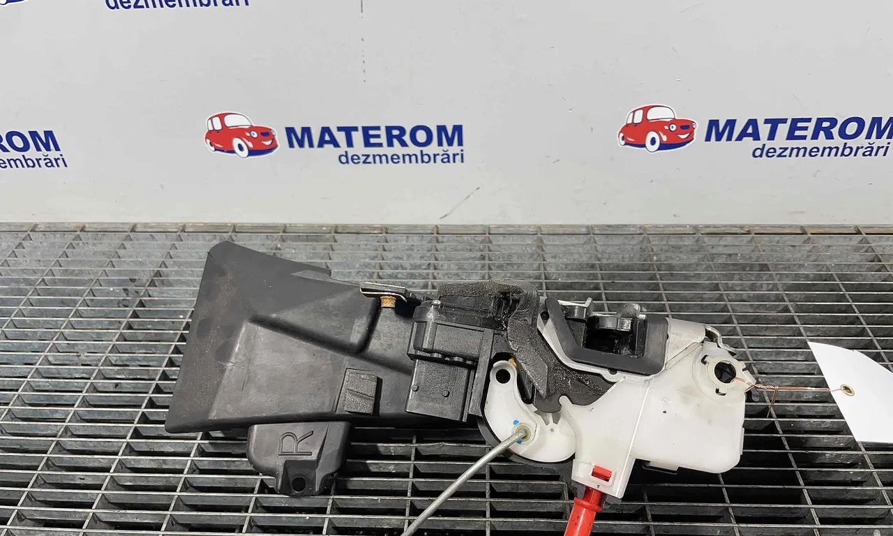 INCUIETOARE USA FATA DREAPTA OPEL ZAFIRA TOURER C 2011-2016