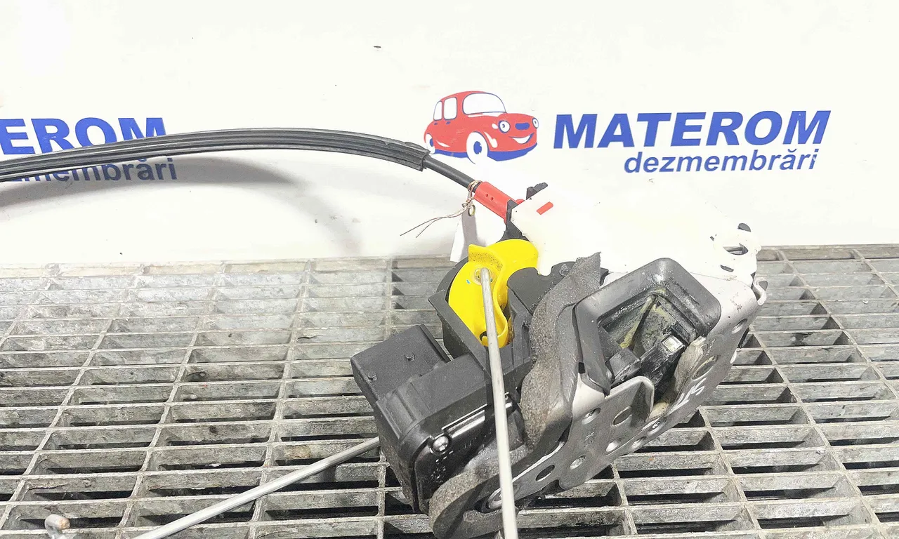INCUIETOARE USA FATA STANGA OPEL ZAFIRA TOURER C 2011-2016