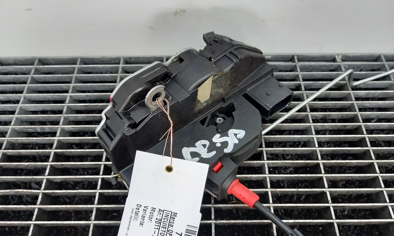 INCUIETOARE USA SPATE DREAPTA OPEL ZAFIRA TOURER C 2011-2016