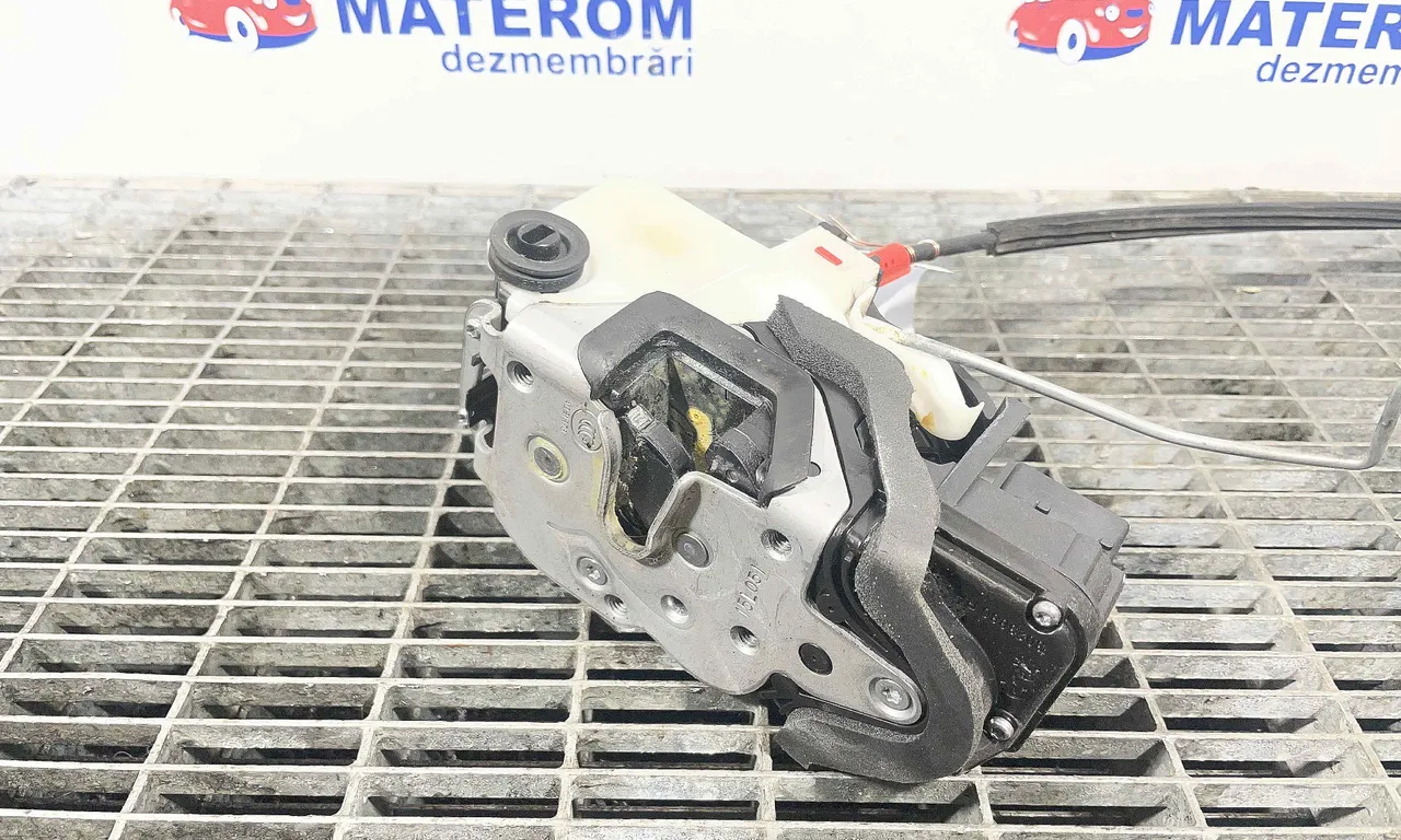 INCUIETOARE USA SPATE DREAPTA OPEL ZAFIRA TOURER C 2011-2016