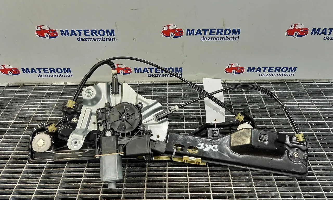 MACARA USA FATA DREAPTA OPEL ZAFIRA TOURER C 2011-2016