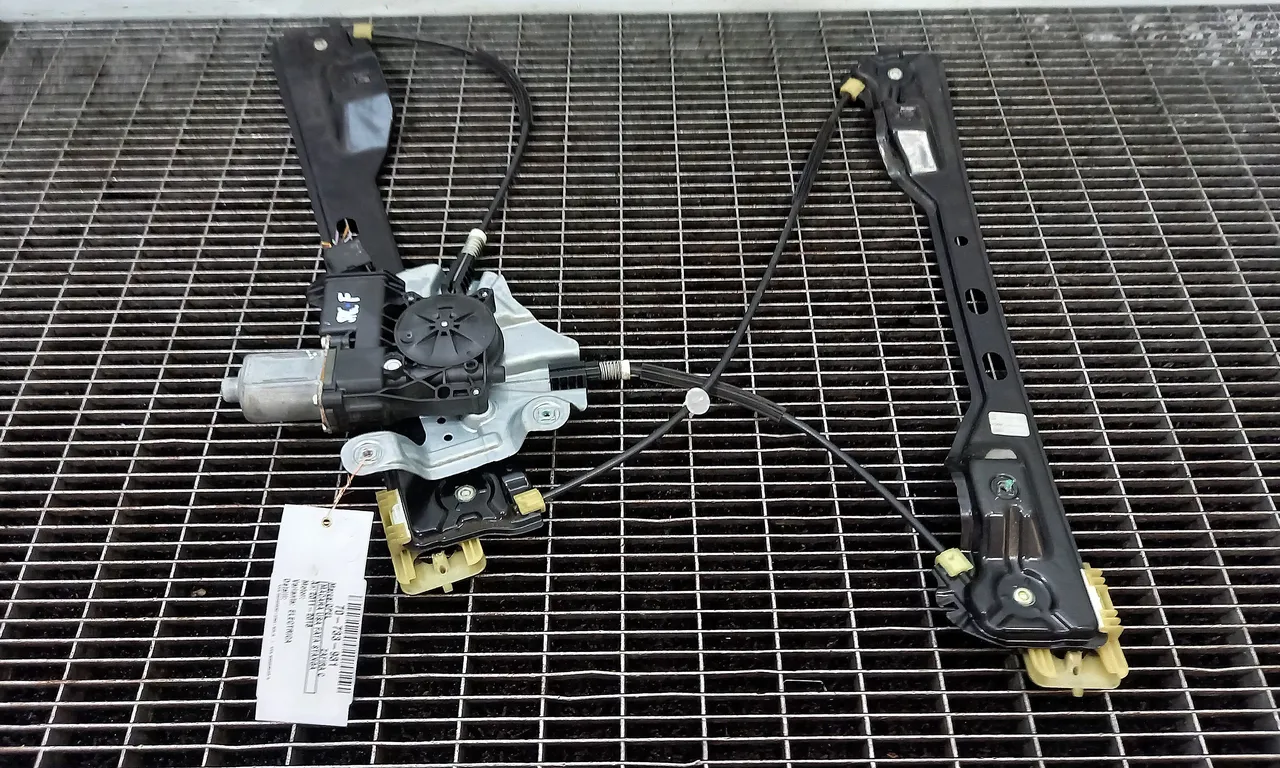 MACARA USA FATA STANGA OPEL ZAFIRA TOURER C 2011-2016