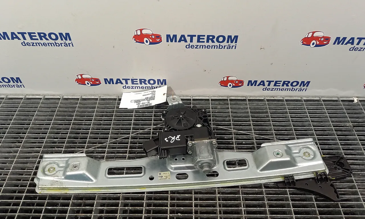 MACARA USA SPATE DREAPTA OPEL ZAFIRA TOURER C 2011-2016