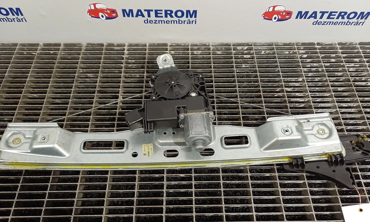 MACARA USA SPATE DREAPTA OPEL ZAFIRA TOURER C 2011-2016