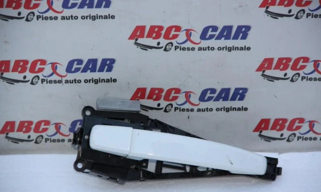 Maner exterior usa dreapta fata OPEL ZAFIRA TOURER C 2011-null