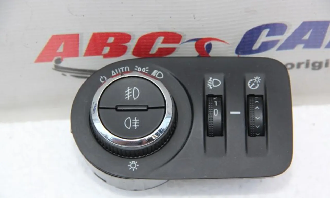 Bloc lumini OPEL ZAFIRA TOURER C 2011-null