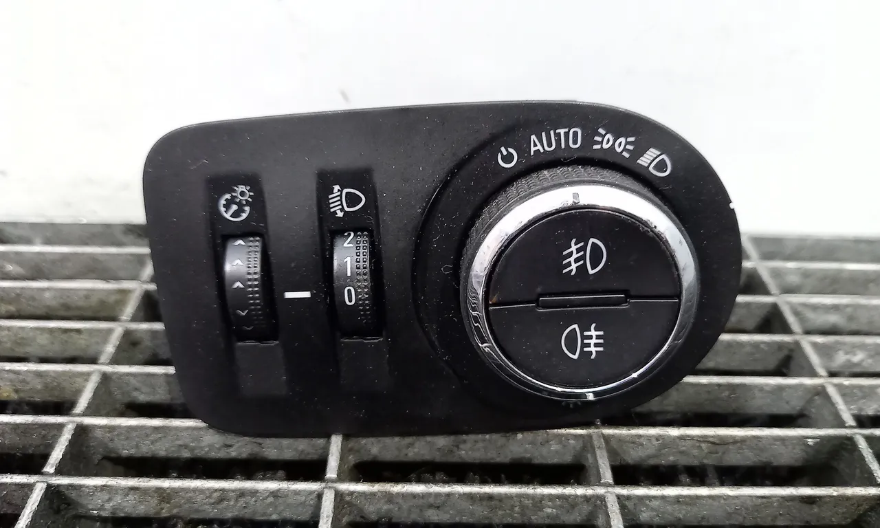 INTRERUPATOR LUMINI OPEL ZAFIRA TOURER C 2011-2016