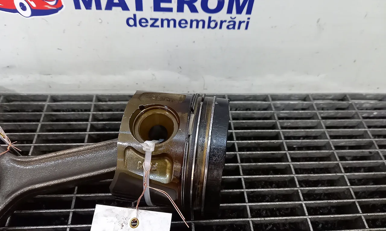 PISTON OPEL ZAFIRA TOURER C 2011-2016