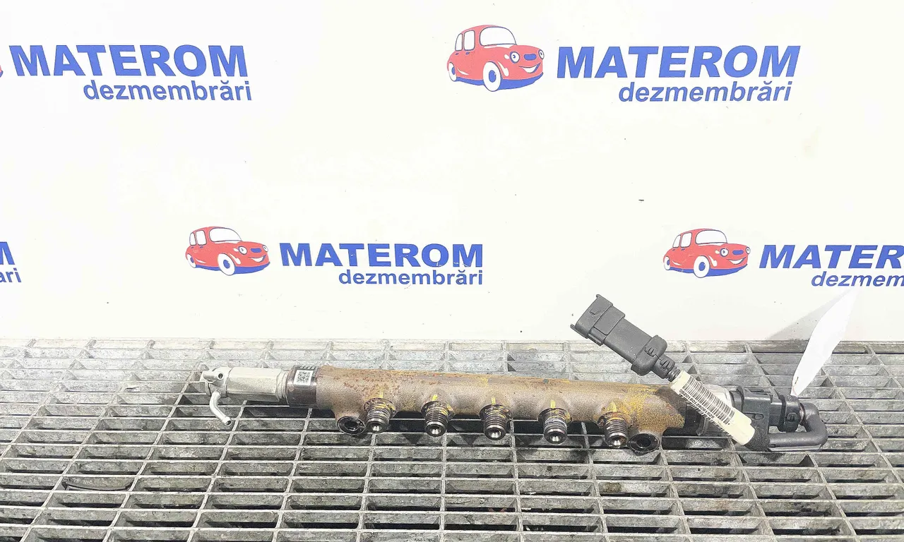 RAMPA INJECTIE OPEL ZAFIRA TOURER C 2011-2016