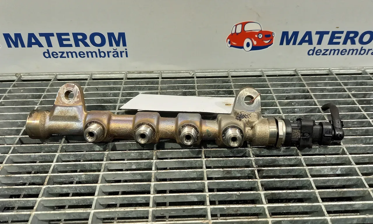 RAMPA INJECTIE OPEL ZAFIRA TOURER C 2011-2016