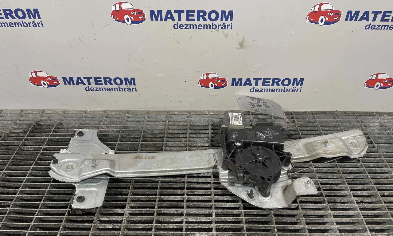 MACARA USA FATA DREAPTA PEUGEOT 2008 I 2013-2018