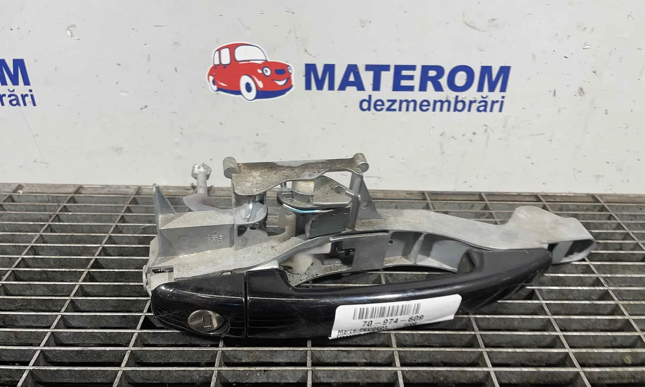 MANER USA FATA DREAPTA PEUGEOT 2008 I 2013-2018