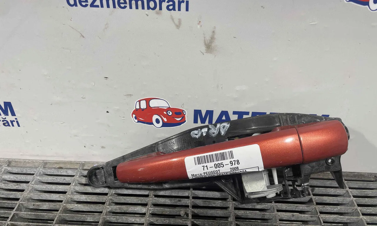 MANER USA SPATE DREAPTA PEUGEOT 2008 I 2013-2018
