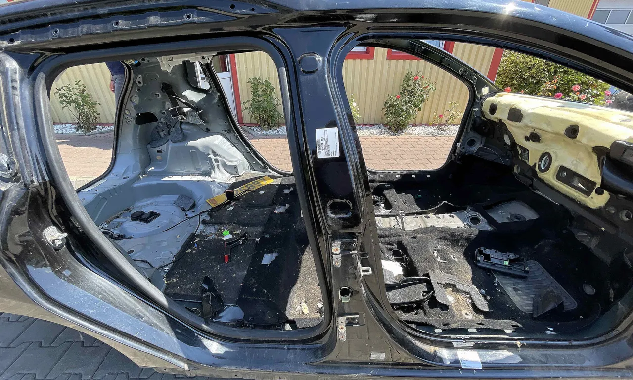 STALP MIJLOC DREAPTA PEUGEOT 2008 I 2013-2018