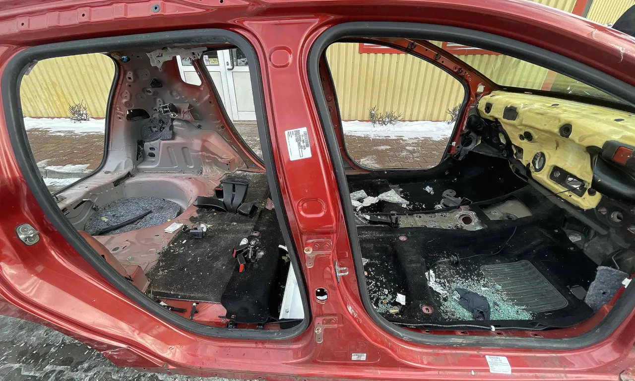 STALP MIJLOC DREAPTA PEUGEOT 2008 I 2013-2018