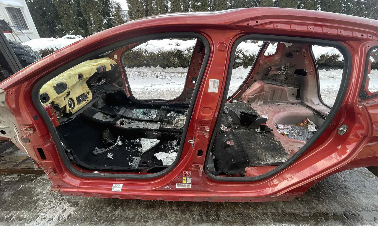 STALP MIJLOC STANGA PEUGEOT 2008 I 2013-2018