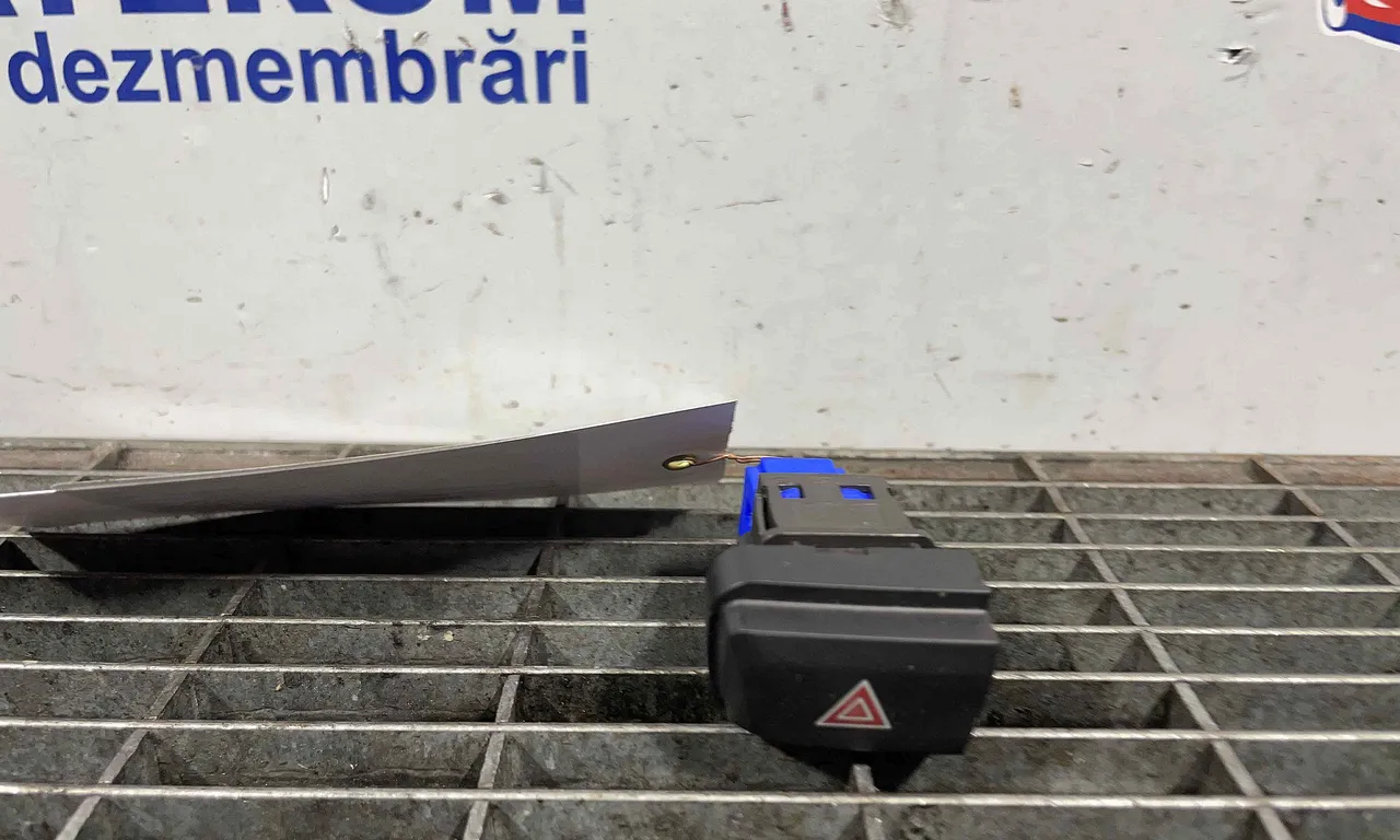 INTRERUPATOR AVARIE PEUGEOT 2008 I 2013-2018