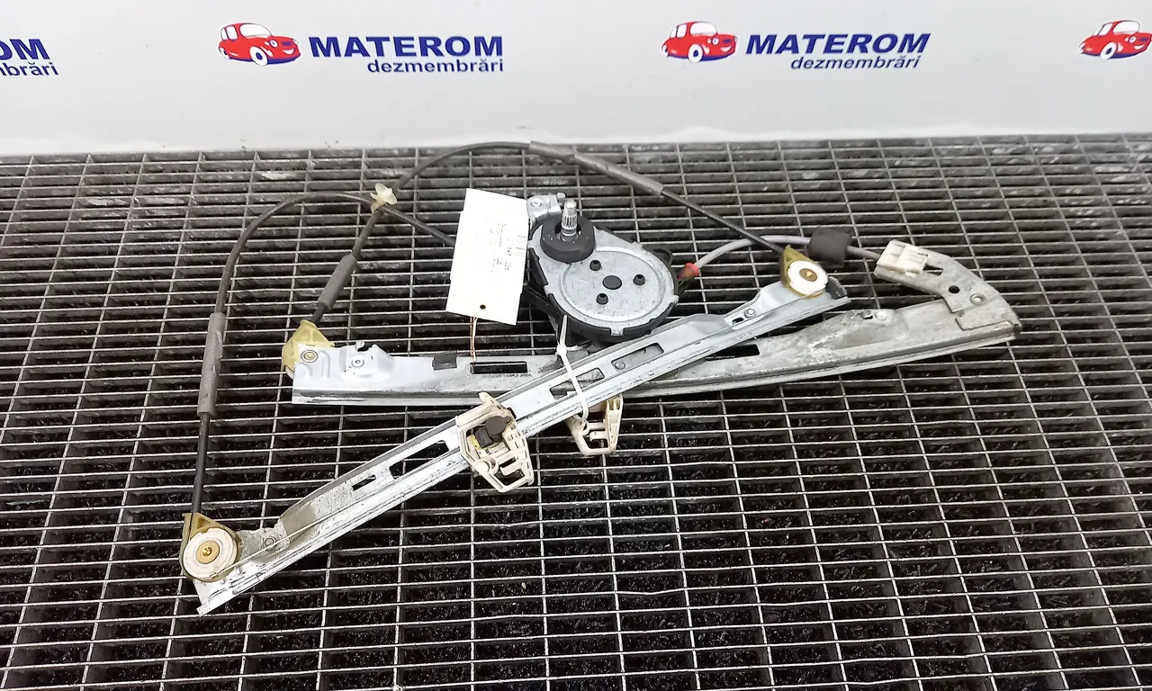 MACARA USA FATA DREAPTA PEUGEOT 206 1998-2012