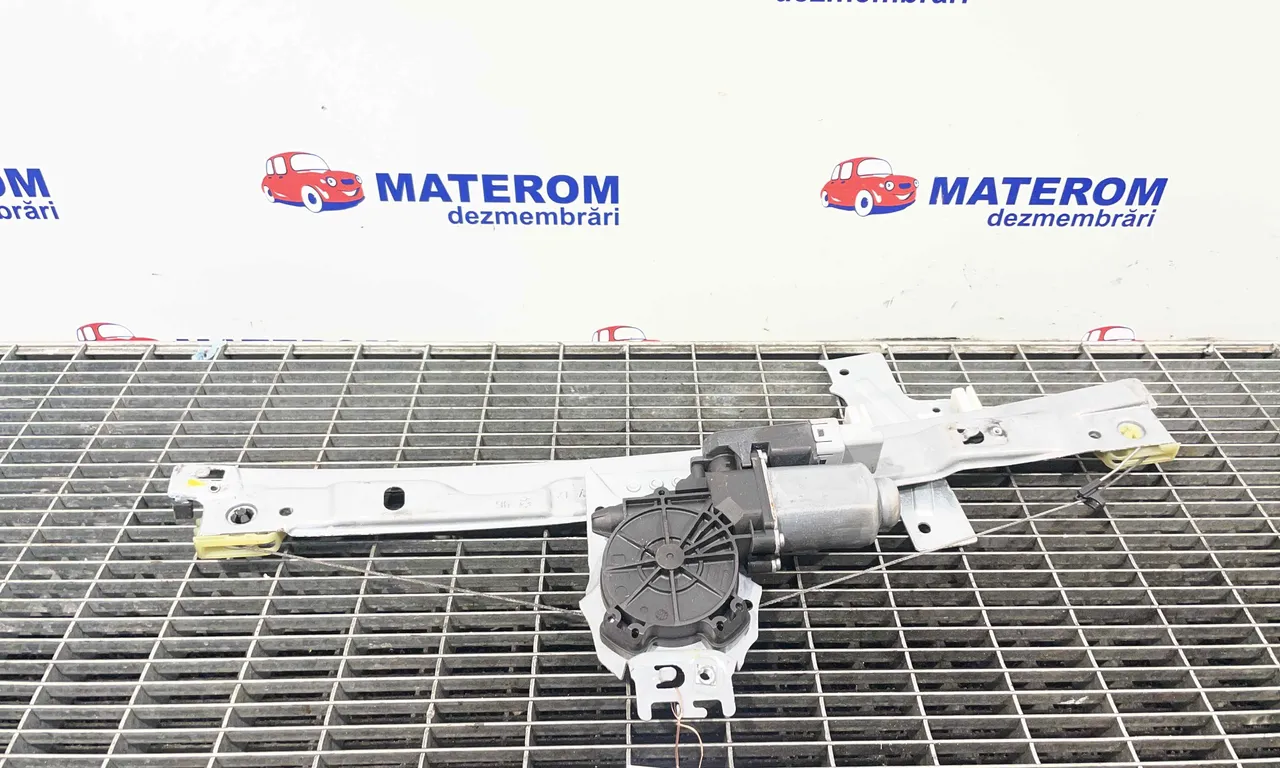 MACARA USA FATA DREAPTA PEUGEOT 207 2006-2009