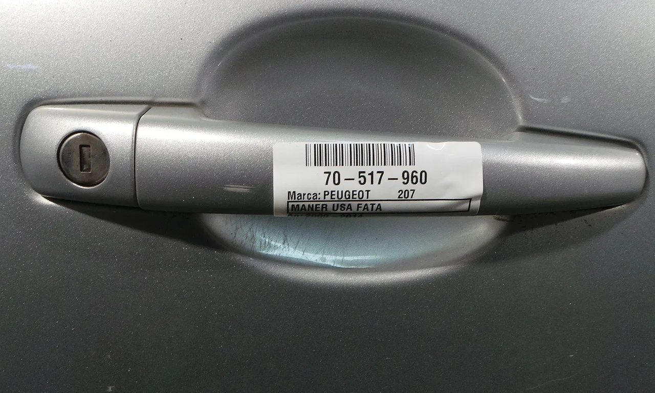 MANER USA FATA DREAPTA PEUGEOT 207 2006-2015